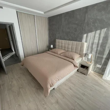 Apartment Greenbay With Free Parking Trencin