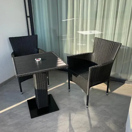 Apartment Greenbay With Free Parking