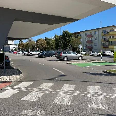 Greenbay With Free Parking